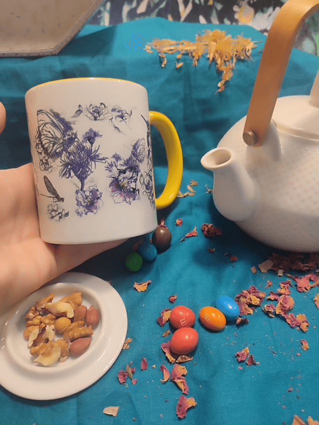 Tasse illustrée "florale bic"