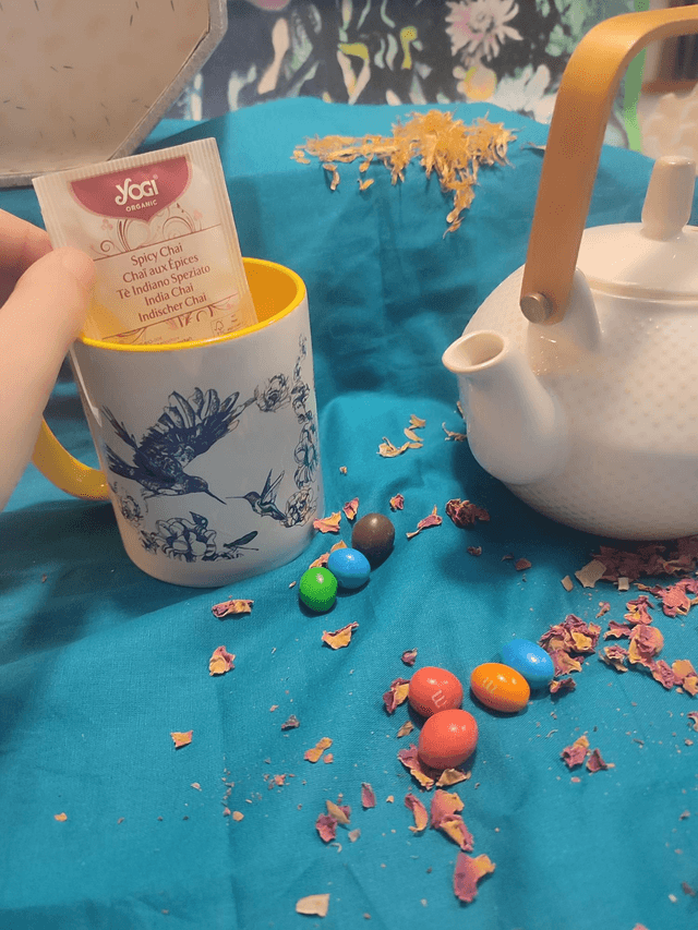 Tasse illustrée "florale bic"